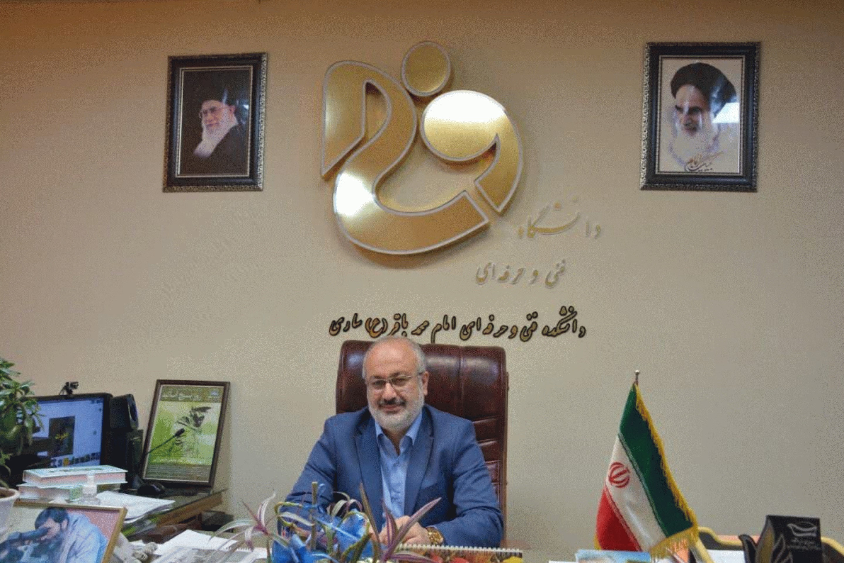 دکتر هاشمی سرپرست دانشگاه فنی و حرفه ای واحد استان مازندران به مناسبت ۱۲ فروردین، روز "جمهوری اسلامی" پیامی صادر کرد.