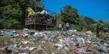 جمع‌آوری زباله از جنگل‌های بلیران آمل